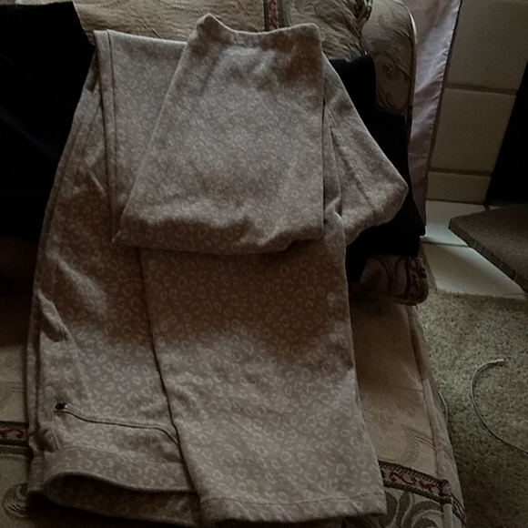 Pants - Picture 5 of 6